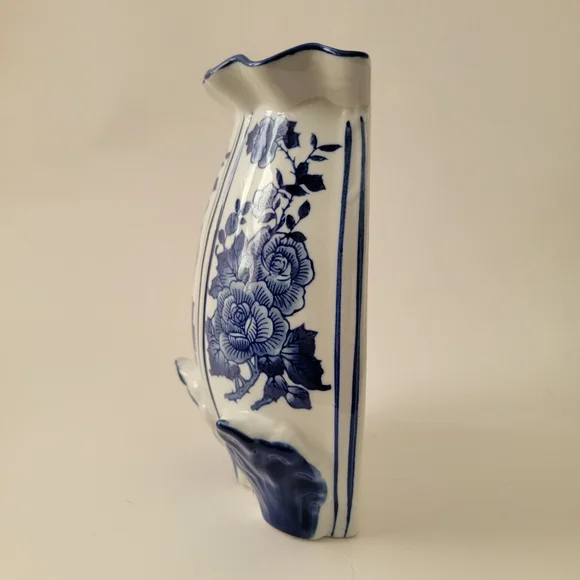 Formalities By Braum Bros. Blue & White Porcelain Floral Wall Pocket Vase Vessel - Picture 4 of 10